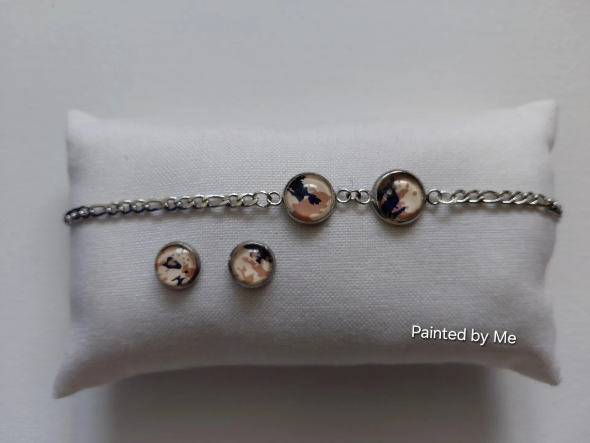 Zilverkleurige sieradenset, sieradenset handgemaakt doorsnee cabochons 10 en 12 mm, black / cream / brown - Paper Art