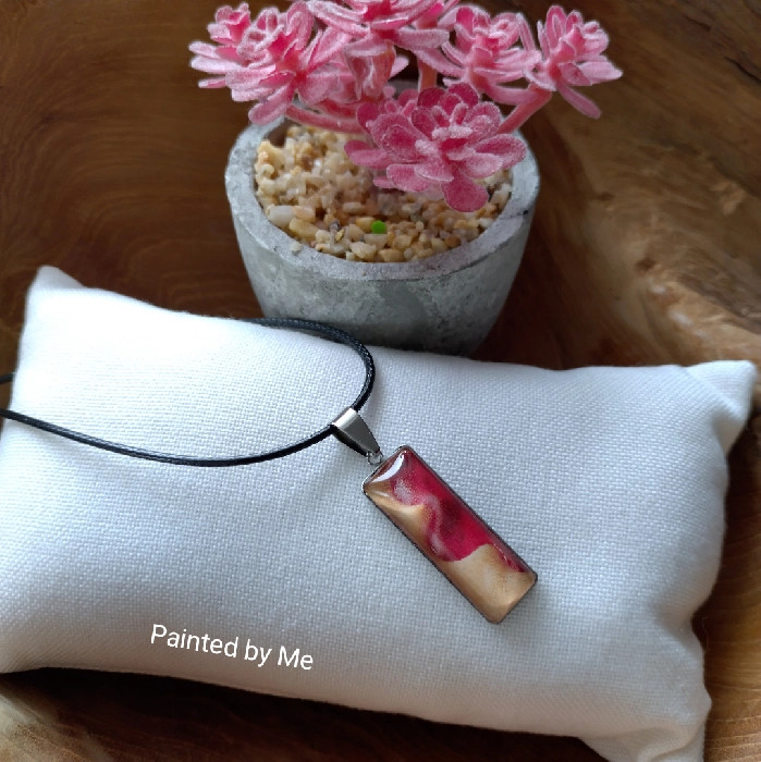 Zilverkleurige ketting handgemaakt, doorsnee cabochon 10x30 mm, yellow / red - Paper Art